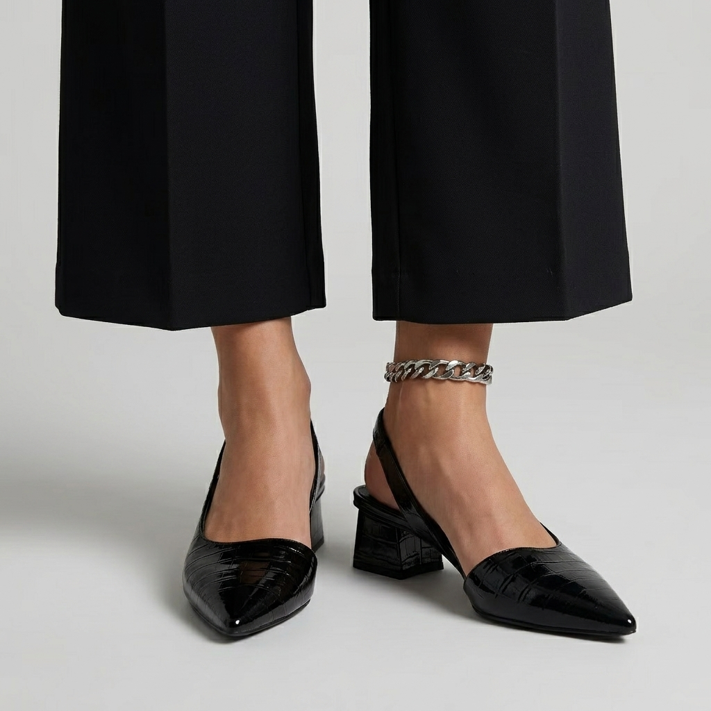 Chaussures à talons orthopédiques Lisa™ de Danoir Paris en noir, vue de profil, confort et style pour le quotidien.