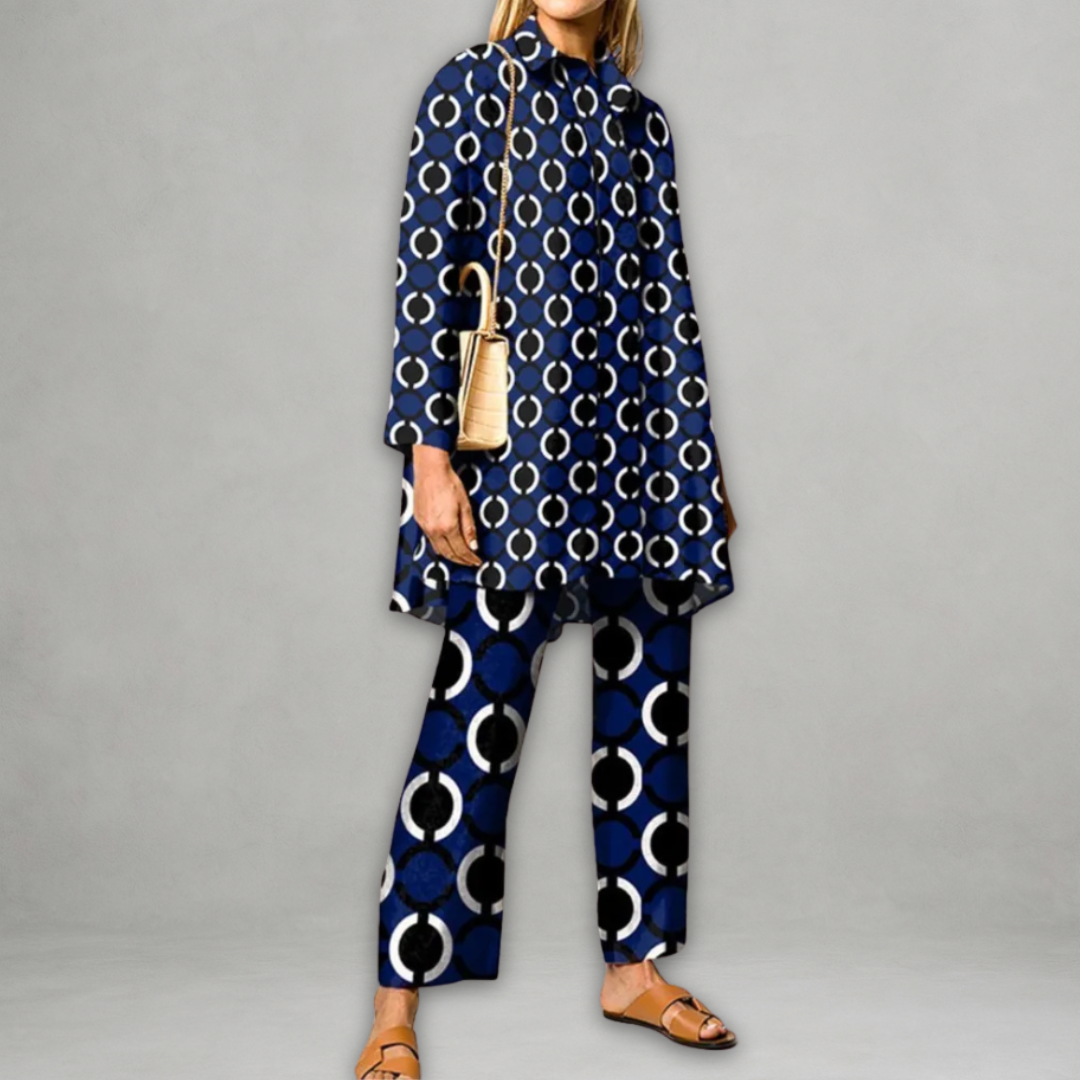 Ensemble de deux pièces heressence Danoir Paris Zavira, vêtements élégants pour femmes, vue de l'ensemble sur fond neutre.