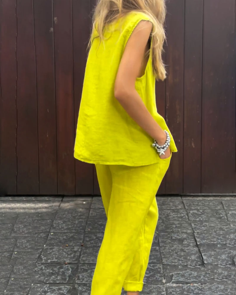 Ensemble décontracté Sheila Danoir Paris pour printemps été, vêtement léger avec motifs colorés porté sur mannequin.