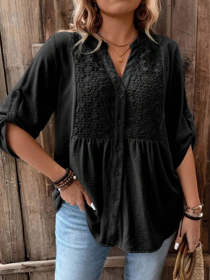 Blouse Noor de Danoir Paris avec col en V et boutons, taille 5XL, en tissu léger et élégant.