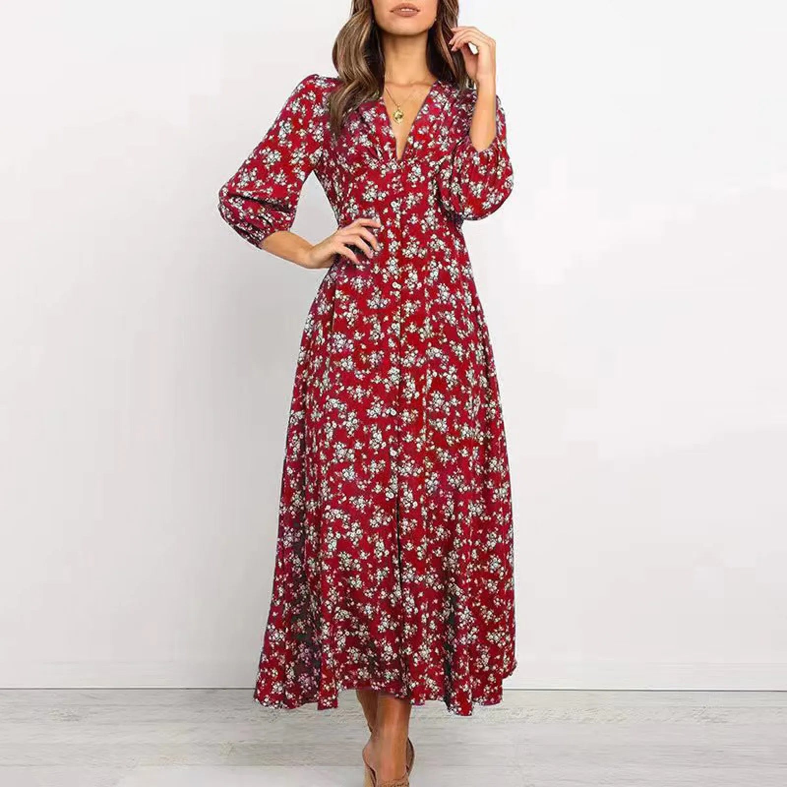Robe fleurie élégante Jane par Danoir Paris, tissu léger avec motifs floraux, coupe fluide et style chic pour femmes.
