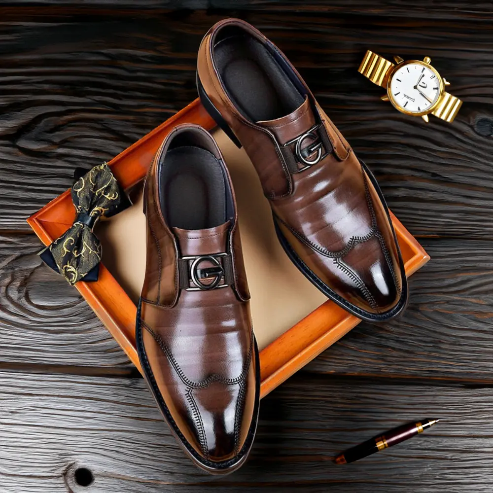 Chaussures en cuir faites à la main de Giovanni™ par Danoir Paris, avec finition élégante et détails artisanaux visibles.
