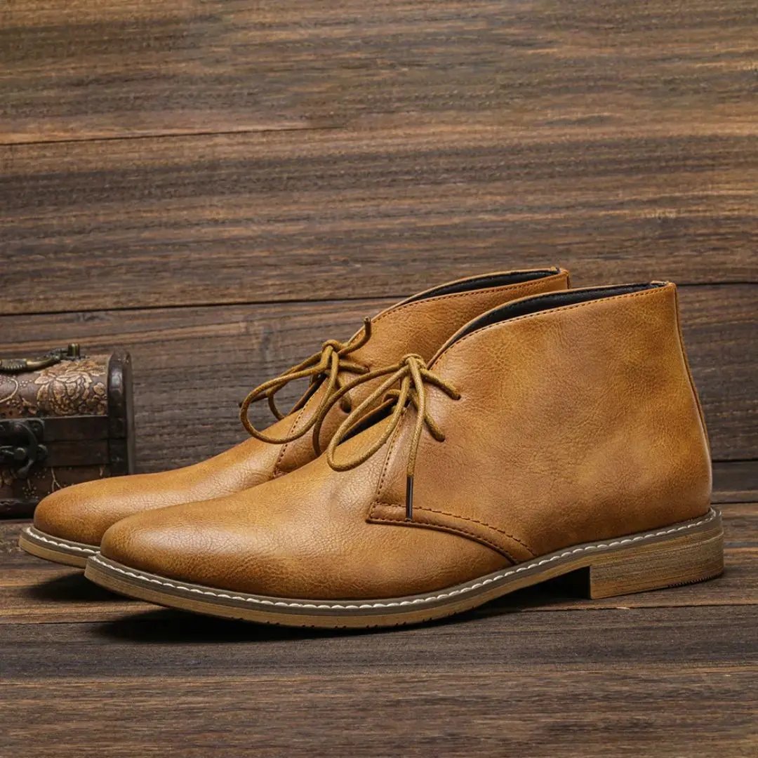 Bottines chukka en cuir Herold™ de Danoir Paris, style élégant avec lacets, semelle en caoutchouc, finition soignée.