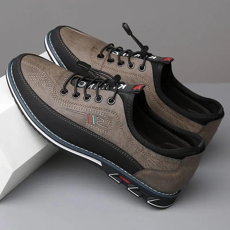 Chaussures Oxford orthopédiques Marcel™ de Danoir Paris, en cuir noir avec lacets, adaptées pour un confort optimal.