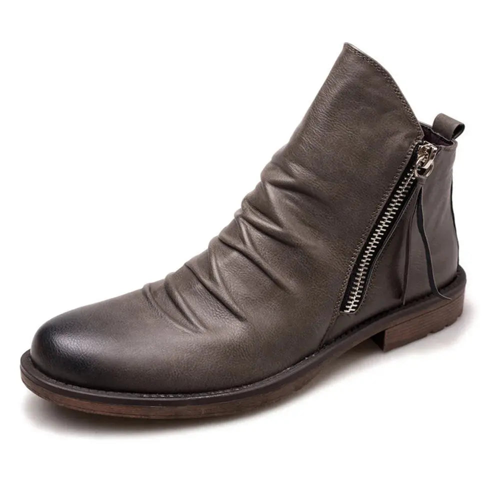 Bottines Chelsea en cuir Owens™ par Danoir Paris, style élégant, avec semelle en caoutchouc, couleur noire, vue de face.