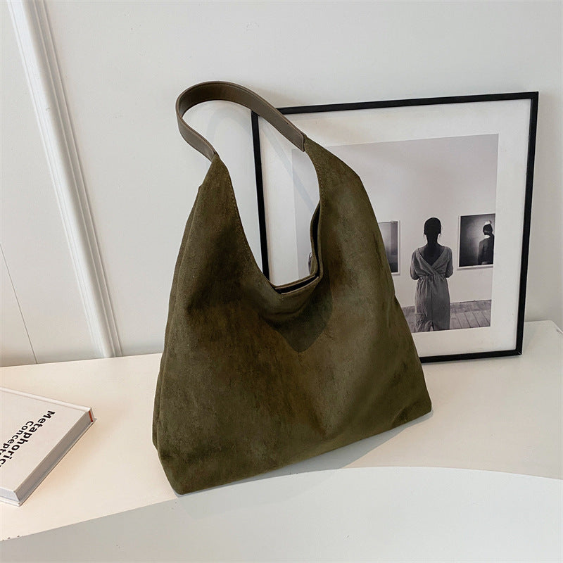 Cabas en daim Sena Danoir Paris, grand sac à main en cuir souple avec poignées, couleur beige clair.