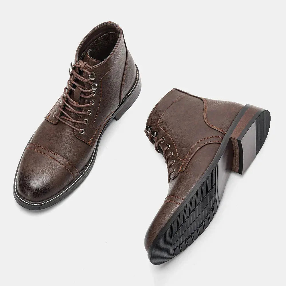Bottes Derby classiques Dakota Danoir Paris en cuir marron foncé, style élégant pour femmes, taille 38.