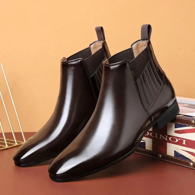 Bottines en cuir synthétique marron foncé Peyton de Danoir Paris, taille 38, avec semelle résistante et design élégant.