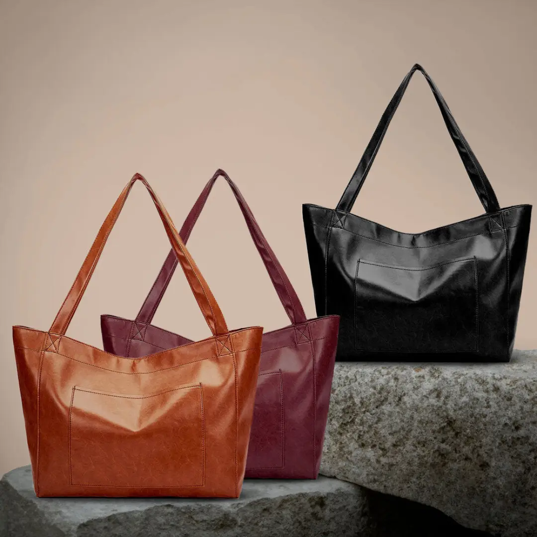 Sac à bandoulière rétro-chic Seraphina de Danoir Paris avec charm vintage et motif skull, style élégant et tendance.