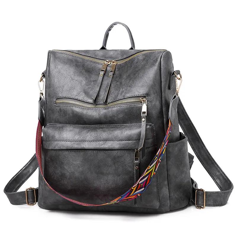 Sac urbain chic Talia de Danoir Paris, en cuir avec détails élégants, porté avec poignée et bandoulière.