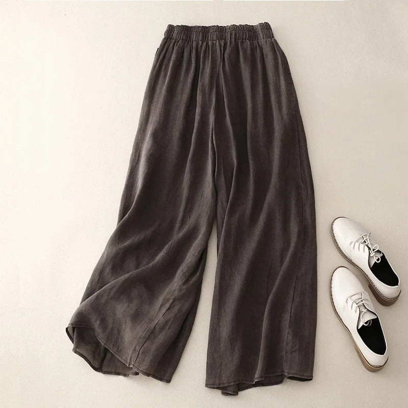 Pantalons en lin élégants Nicolé de Danoir Paris, coupe fluide et tissu léger, parfaits pour un style sophistiqué.