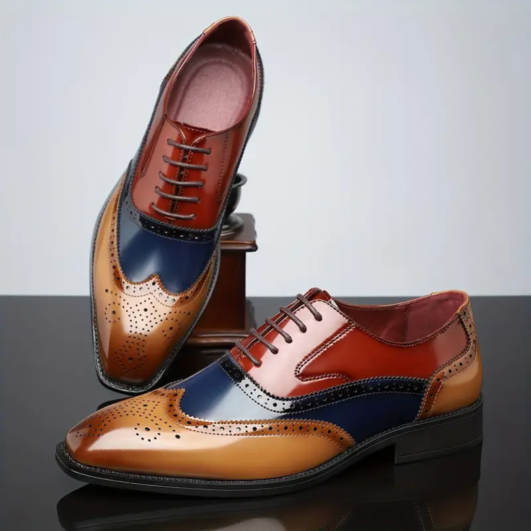 Chaussures brogues wingtip vintage Danoir Paris pour homme, en cuir brun avec détails classiques et semelle solide.