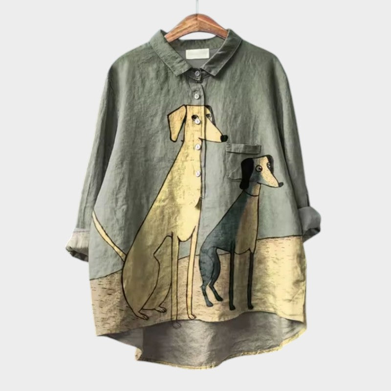 Chemise d'été en lin Amélie de Danoir Paris, tissu léger blanc avec détails élégants, portée sur mannequin.