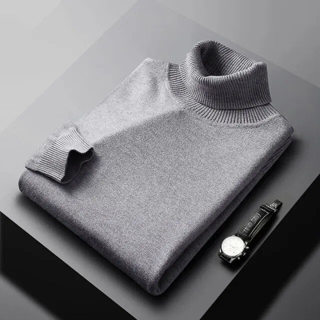 Pull à col roulé en cachemire Monte Carlo de Danoir Paris, couleur unie, manches longues, style décontracté pour homme.