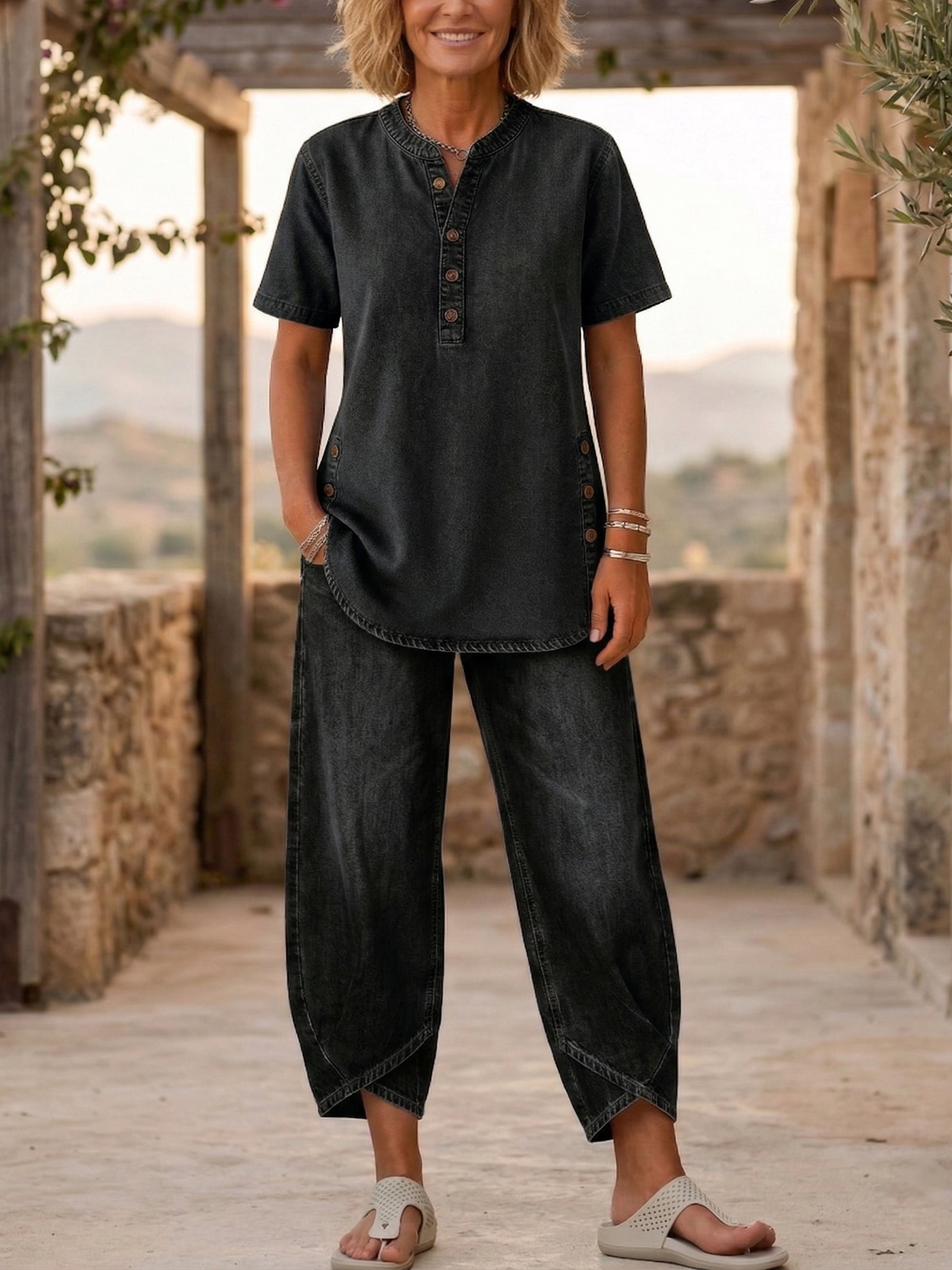 Ensemble deux pièces en denim pour femmes Danoir Paris, haut à manches courtes et pantalon navy, taille XS.