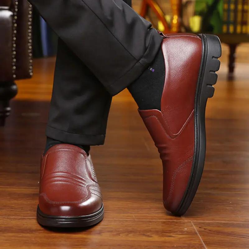 Chaussures de bureau Mike™ de Danoir Paris, élégantes et confortables, en cuir noir pour homme.