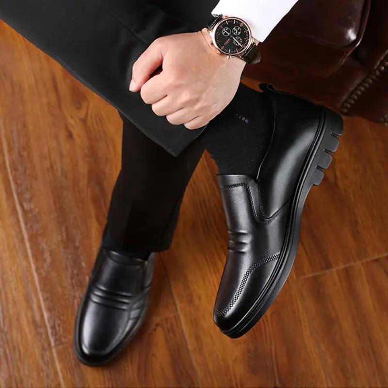 Chaussures de bureau Mike™ de Danoir Paris, élégantes en cuir noir avec semelle confortable, pour un look professionnel.
