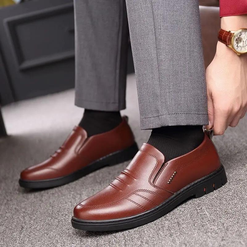 Chaussures de bureau Mike™ de Danoir Paris, élégantes chaussures en cuir pour homme, style professionnel et confortable.