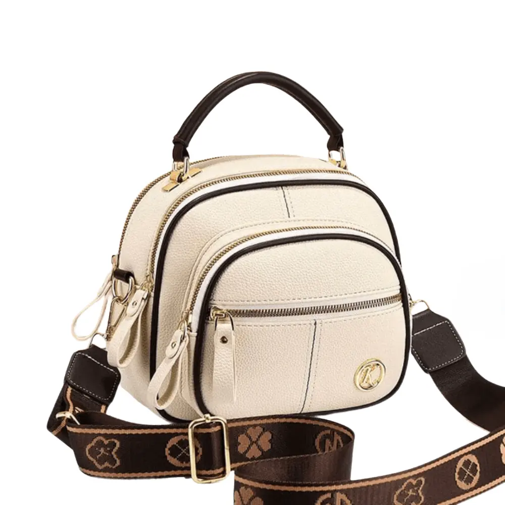 Sac à bandoulière Fiona de Danoir Paris, sac chic et classique en cuir avec bandoulière ajustable, vue de face.
