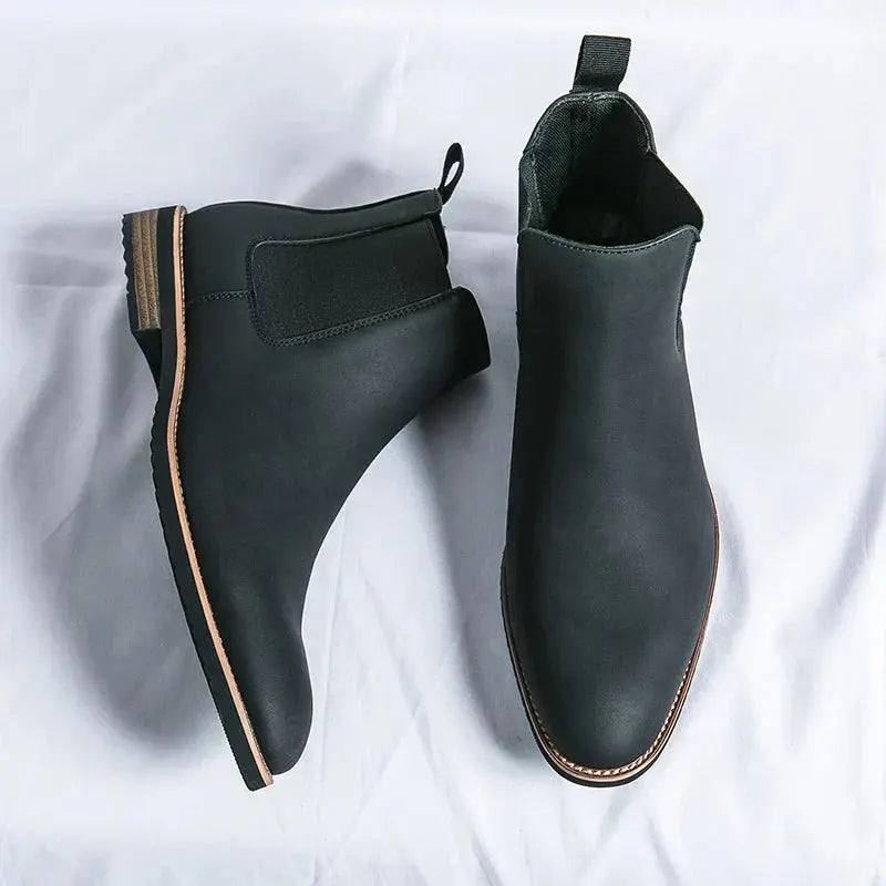 Bottes Chelsea en cuir Kayden™ de Danoir Paris, style élégant avec semelle en caoutchouc, couleur noire, vue de côté