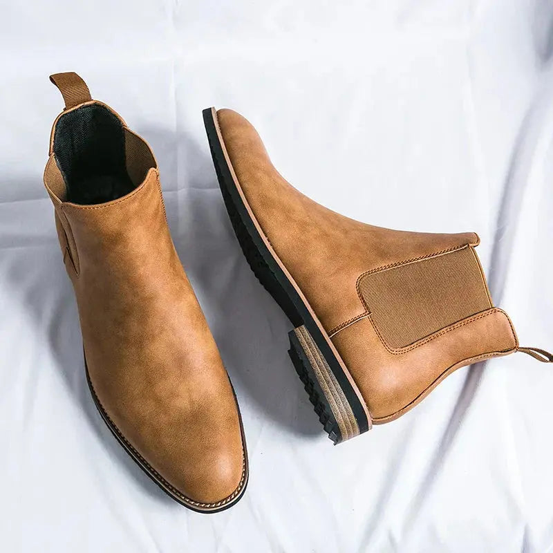 Bottes Chelsea en cuir Kayden™ de Danoir Paris, chaussures élégantes avec semelle robuste et design classique.