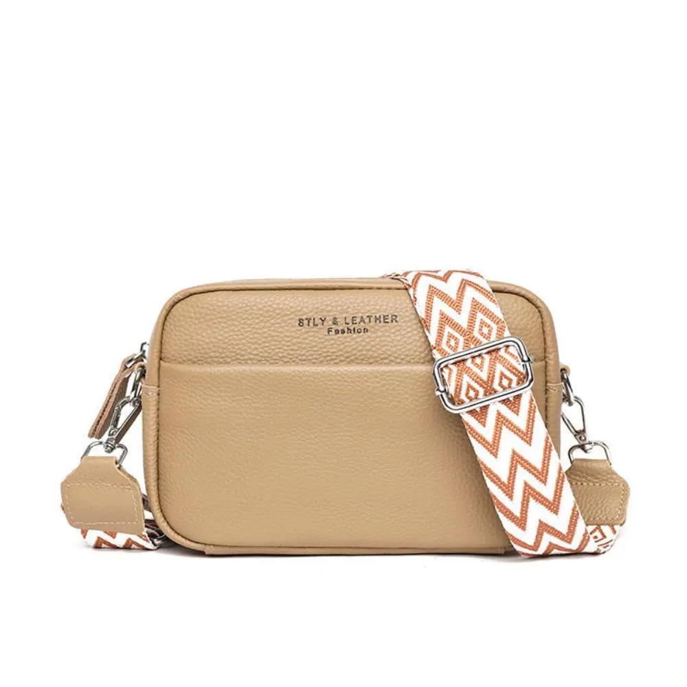 Sac à bandoulière en cuir genuino pour femmes, modèle Mira de Danoir Paris, avec rabat et bandoulière ajustable, couleur marron.