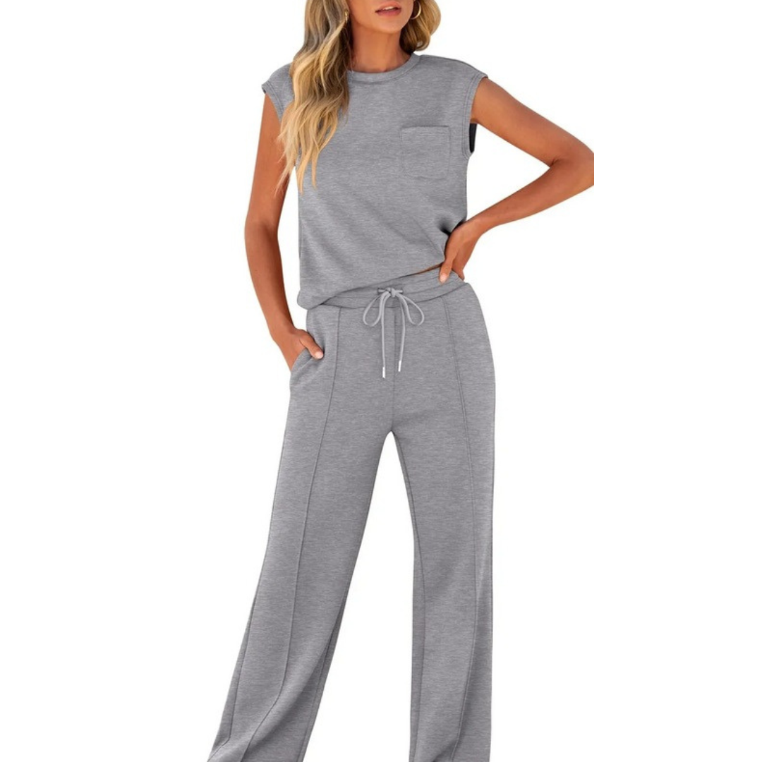 Ensemble décontracté d'été Elvara par Danoir Paris, chemise légère et pantalon confortable pour hommes.