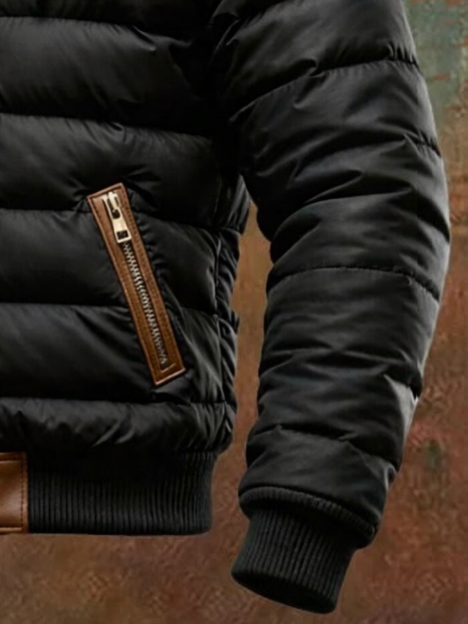 Veste noire doublée Danoir Paris, style élégant avec doublure intérieure visible, adaptée pour un look moderne et chic.