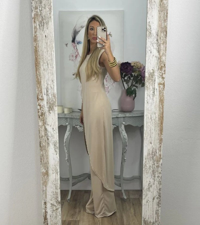 Ensemble chic sans manches Danoir Paris Flavia, vêtement élégant avec design moderne, porté sur mannequin.