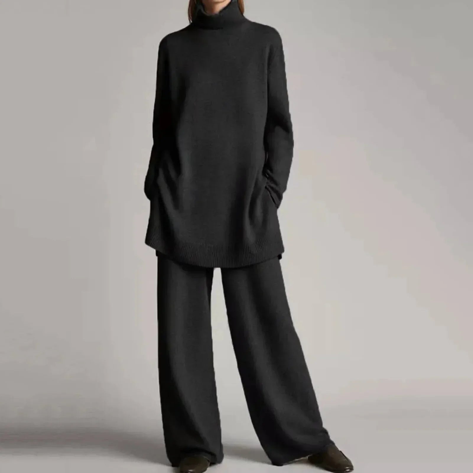 Ensemble chic et confortable Julia de Danoir Paris, vêtement élégant avec tissu doux et coupe moderne, porté sur mannequin.