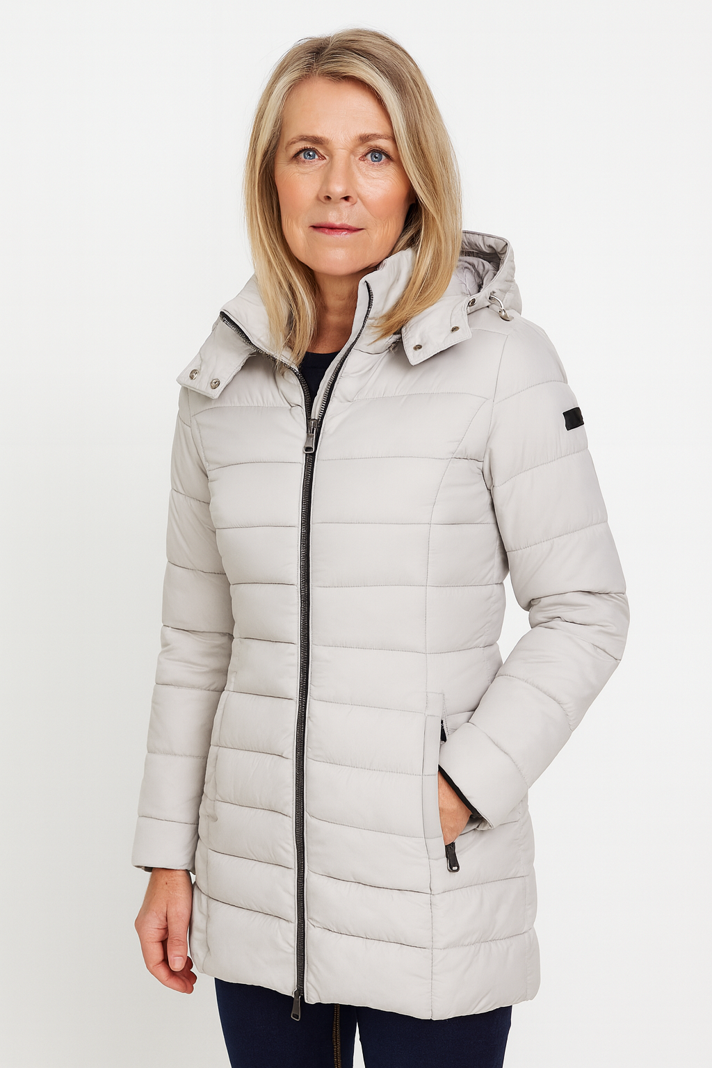 Doudoune élégante d'hiver Luxe de Danoir Paris en noir, isolante et stylée, parfaite pour la saison froide.