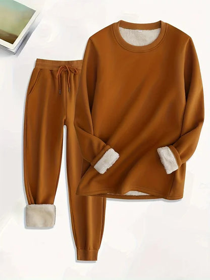 Ensemble hivernal chic Danoir Paris pour femmes, sweatshirt en polaire et pantalon assorti, vêtements chauds d'hiver élégants.