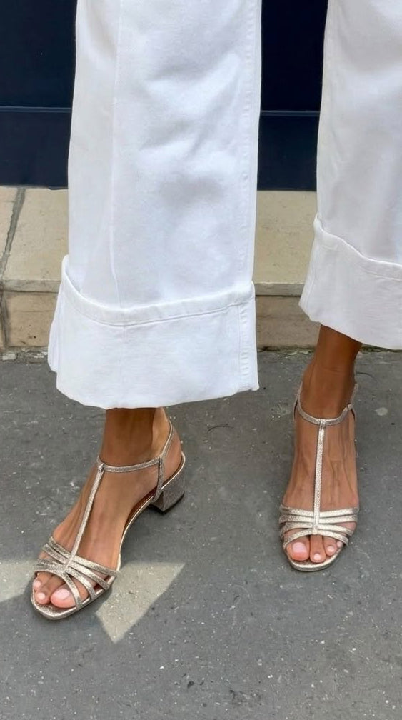 Sandales dorées Allegra de Danoir Paris, élégantes et confortables, avec semelle en cuir et design chic pour un style quotidien.