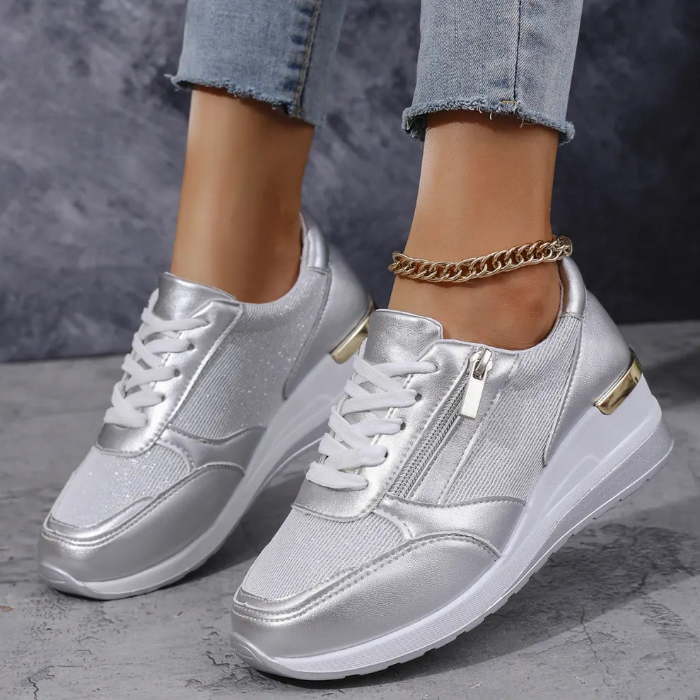Basket orthopédique pour femme Danoir Paris, confortables, en cuir noir, avec semelle antidérapante, vue de face.