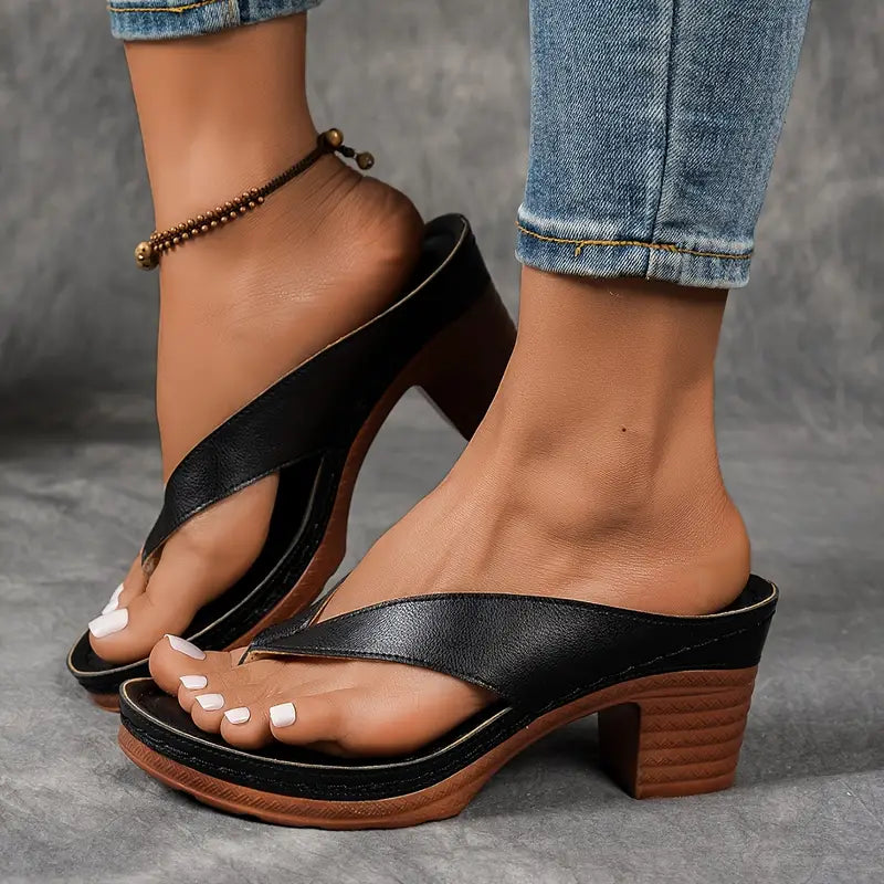Sandales Danoir Paris élégantes et confortables avec semelle en cuir, parfaites pour un style chic et décontracté.