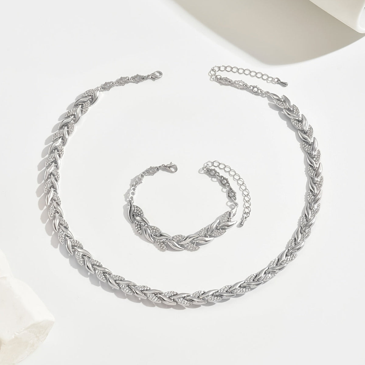 Set de cristaux Coda di Pesce Danoir Paris avec détails en cristal rose, élégant accessoire de coiffure pour cheveux.