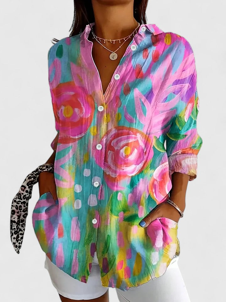 Chemise à boutons Anita Danoir Paris, blouse élégante en tissu léger avec col et manches longues, portée sur mannequin.