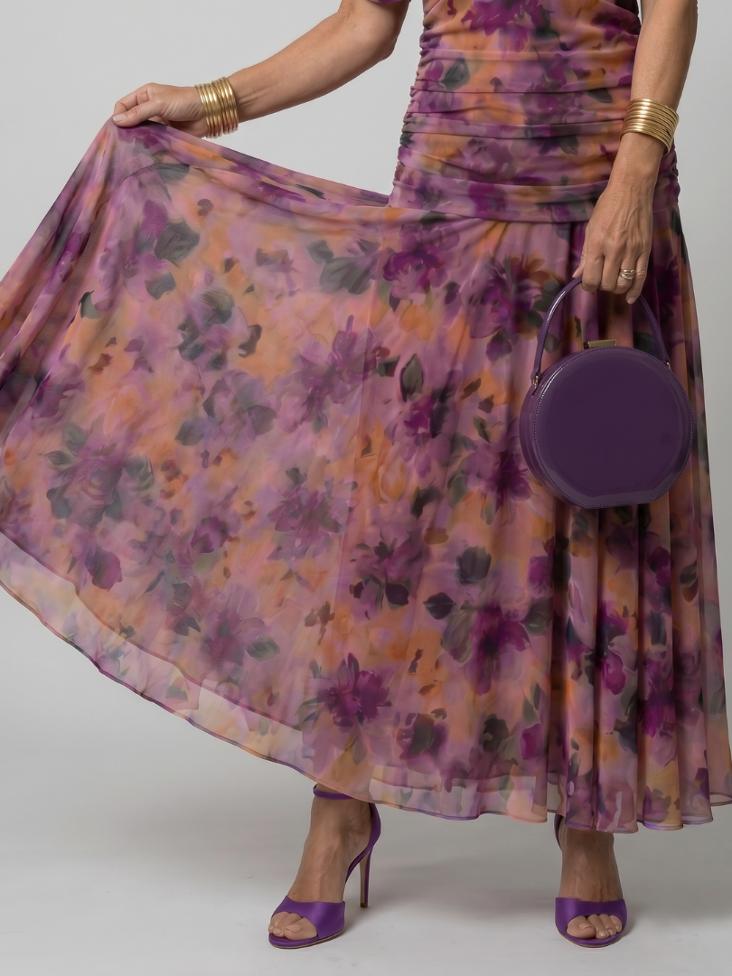 Robe midi fluide et asymétrique Danoir Paris, couleur violette, en tissu léger avec épaules dénudées, style élégant et féminin