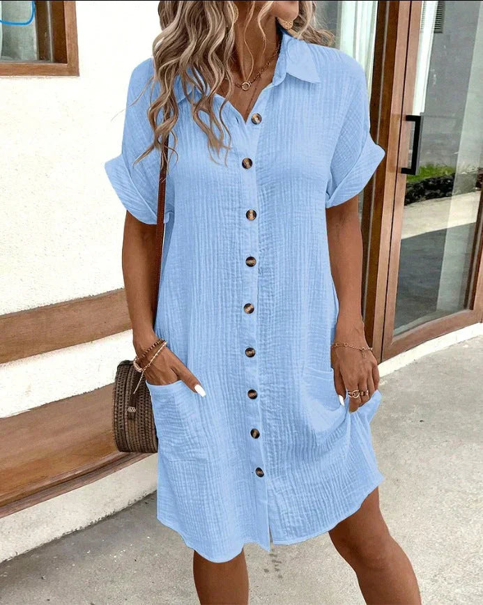 Robe oversize Andrea™ Danoir Paris en tissu bleu, robe longue décontractée avec col polo pour femmes.