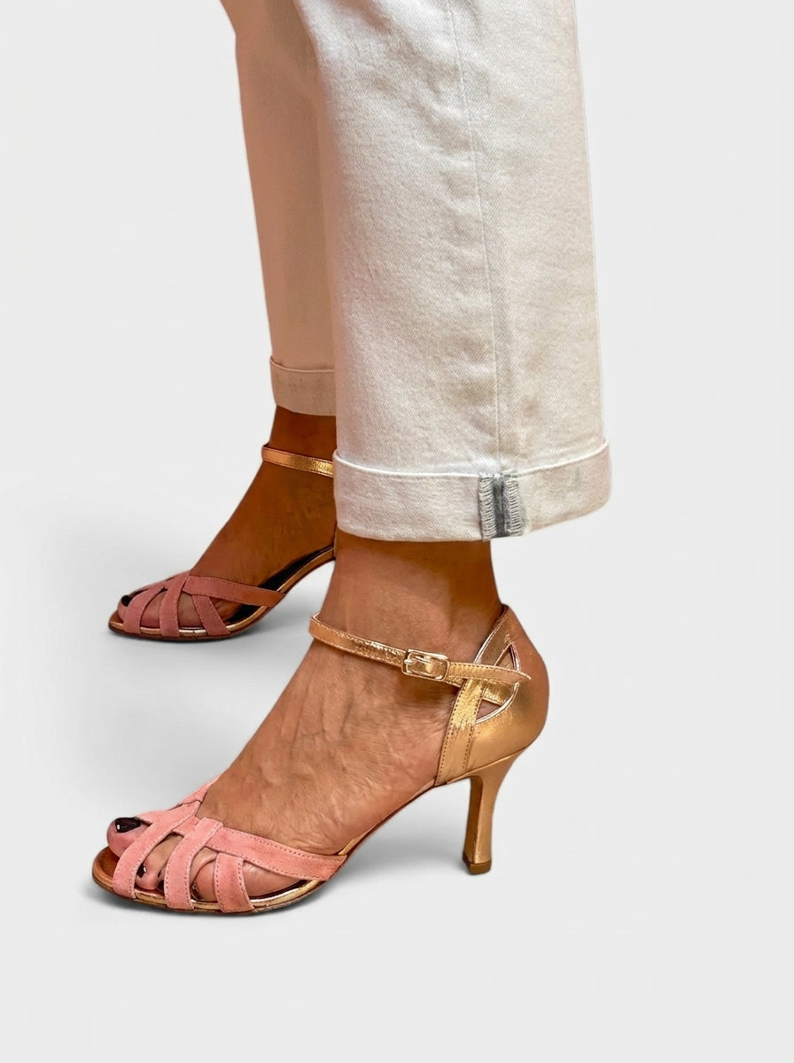 Talons orthopédiques roses de la marque Danoir Paris, conçus pour un confort et un soutien optimal.