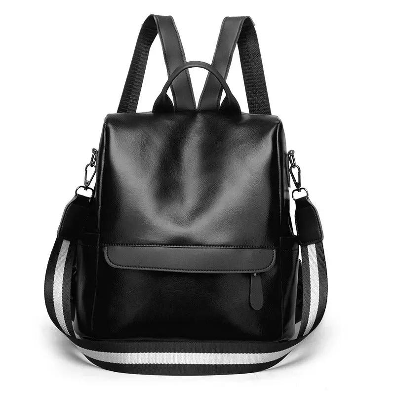 Sac à dos explorateur Lydia de Danoir Paris, en tissu noir avec poches et bretelles réglables, prêt pour l'aventure quotidienne.