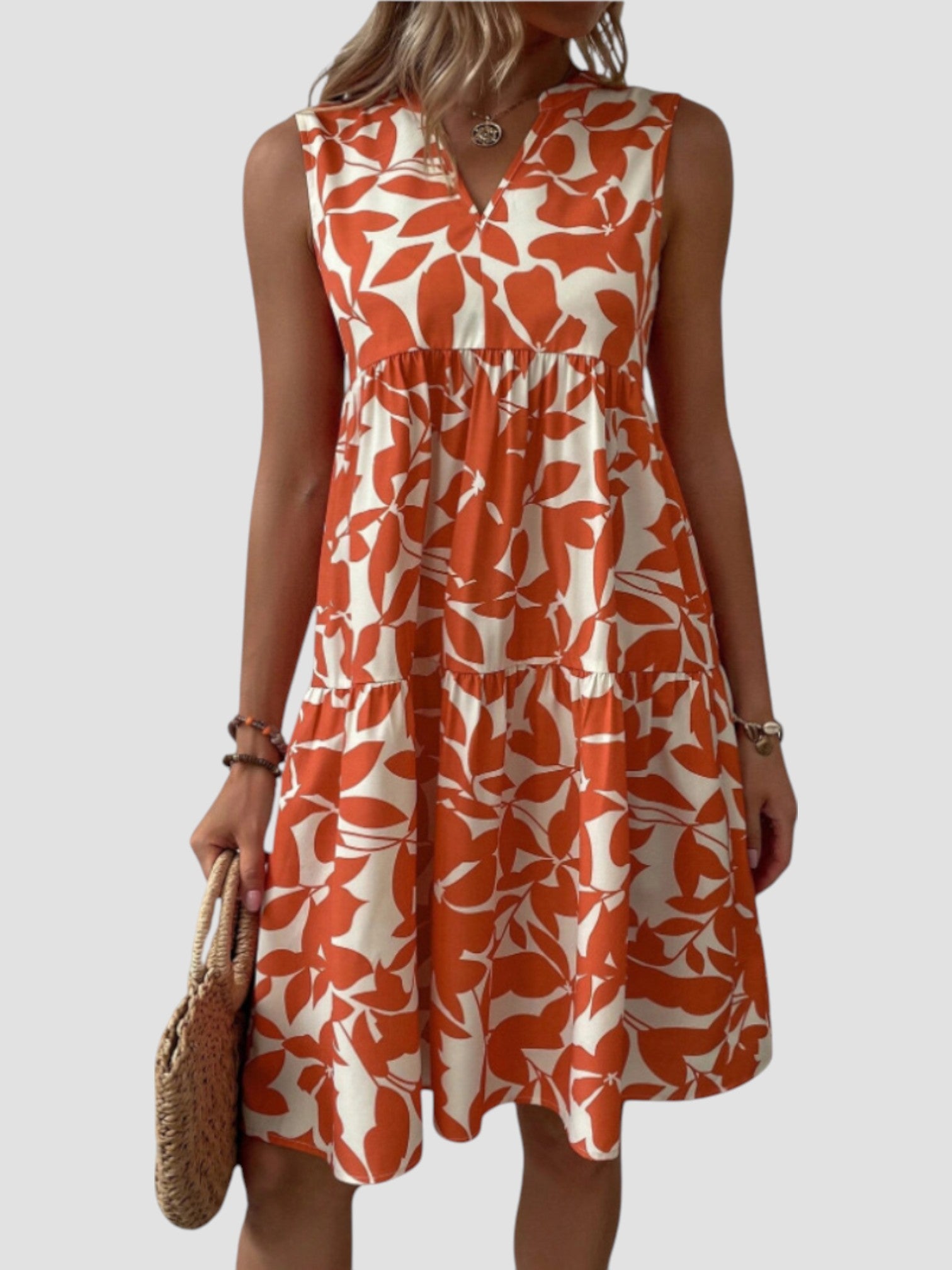 Robe midi élégante d'été Séraphine pour femme, tissu fluide et motif floral, vue de face, marque Danoir Paris