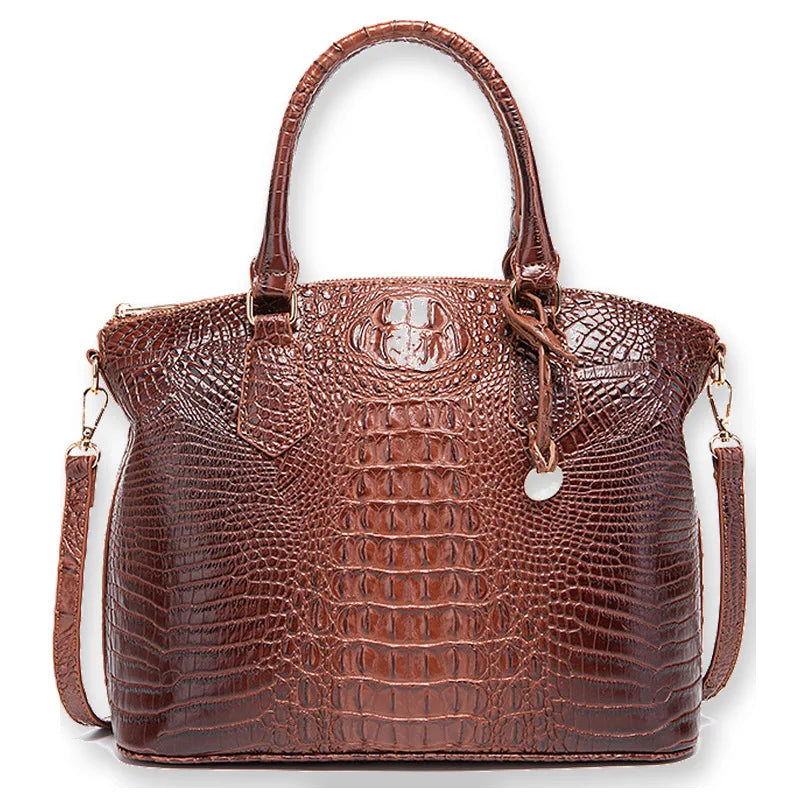Sac à main vintage pour femme Danoir Paris en cuir à imprimé crocodile rouge vin, modèle élégant et sophistiqué.