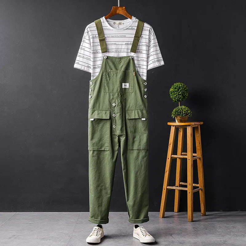 Salopette de jardinage élégante Bellini de Danoir Paris avec poches cargo, pantalon d'été pour homme, tenue de travail pratique.