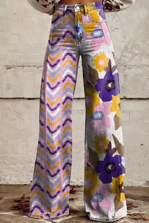Pantaloni floreali boho Isadora de Danoir Paris, motif floral léger et tissu fluide, vue de face.