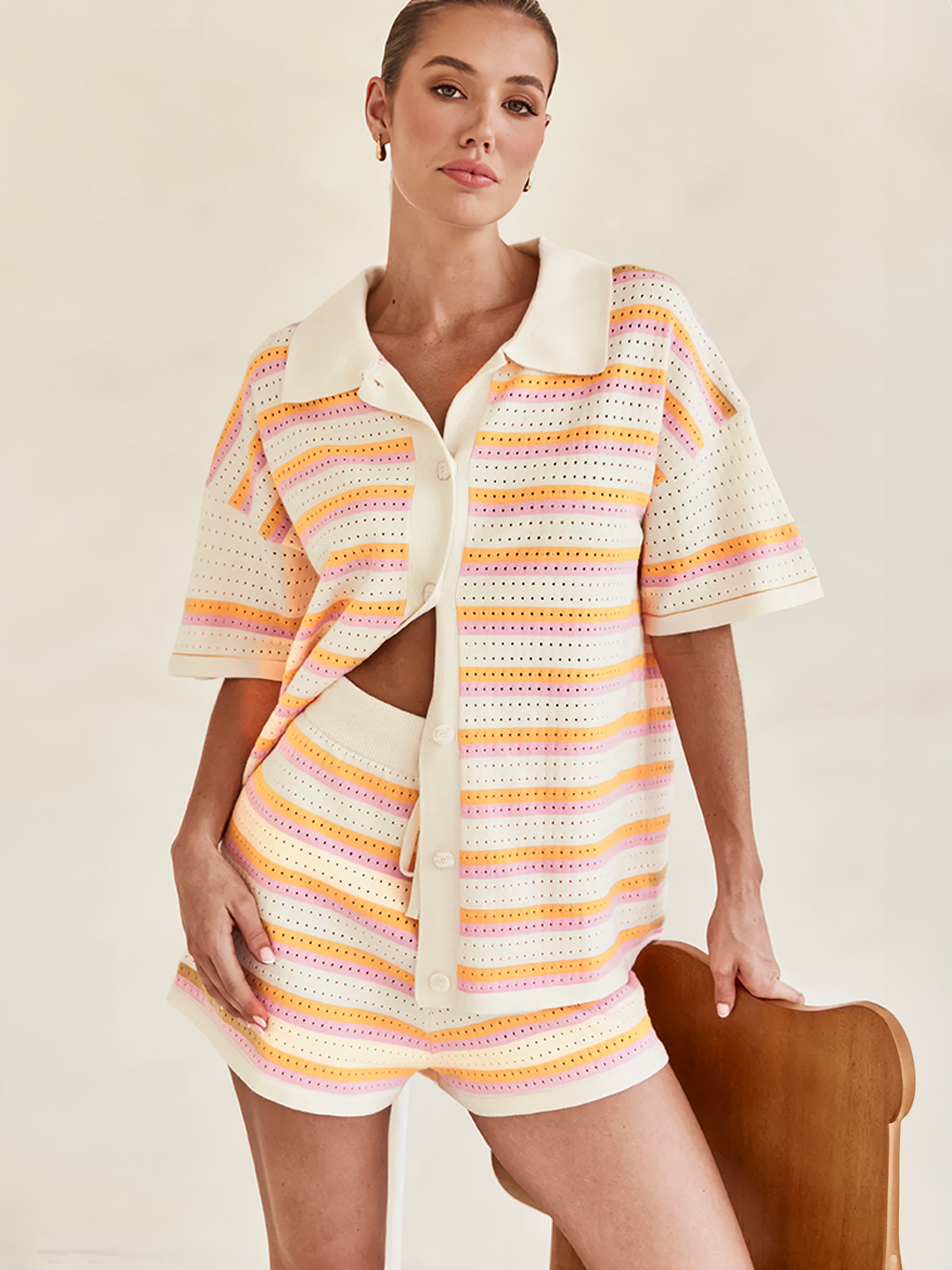Ensemble Katie Chic Printanier de Danoir Paris avec motif floral, comprenant une robe légère et un cardigan assorti.