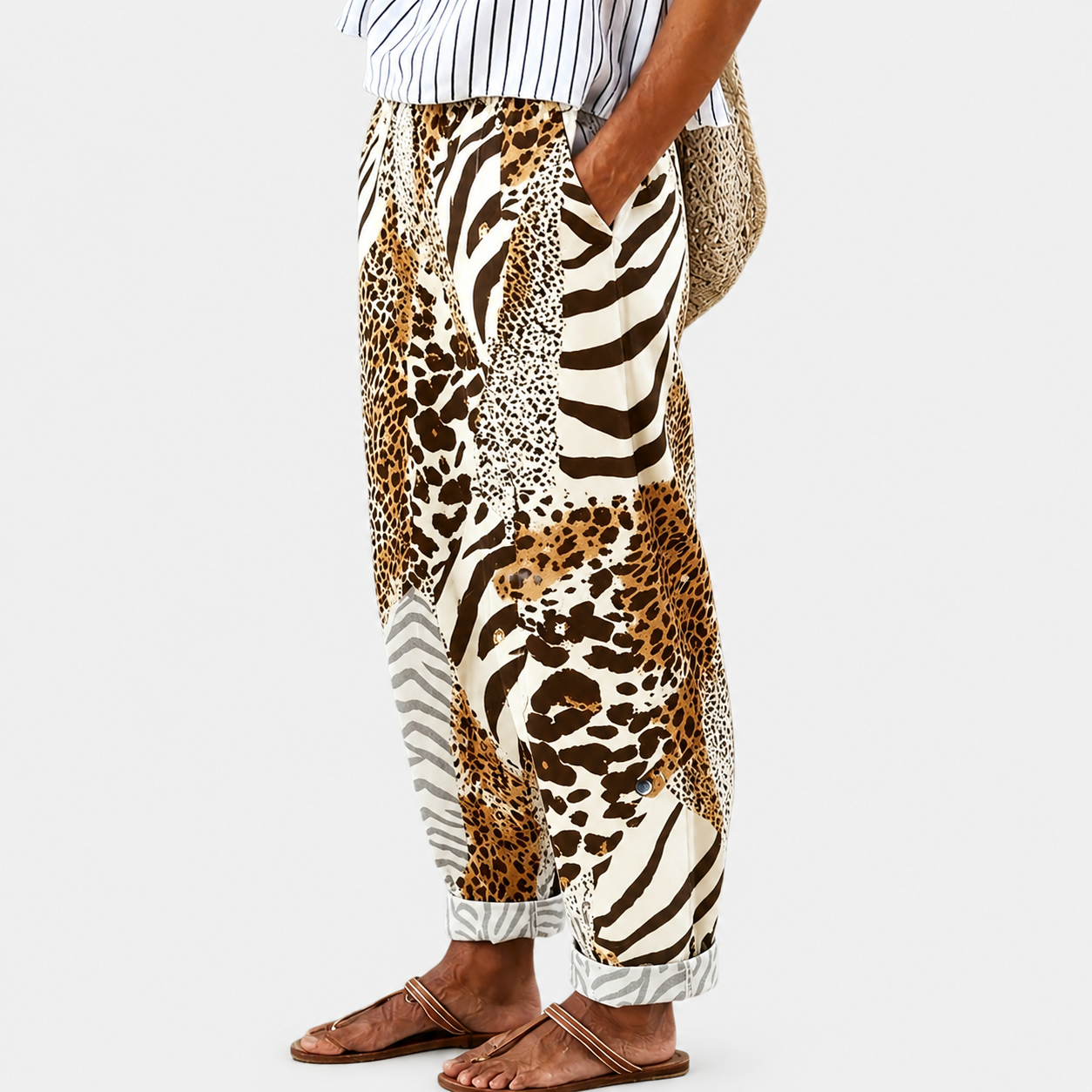 Pantalons Comfort Savanna Mosaic de Danoir Paris, pantalon ample avec motif mosaïque dans un style décontracté, vue de face