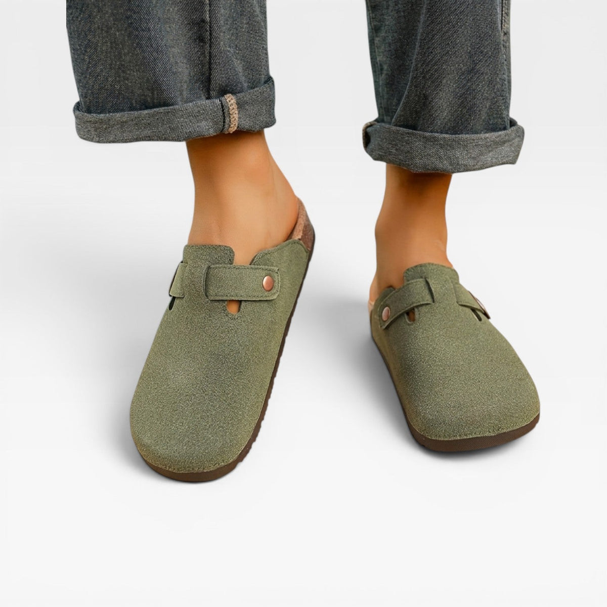 Sandales pour hommes Danoir Paris en liège, mules à enfiler avec boucle ronde, bout fermé, couleur kaki.