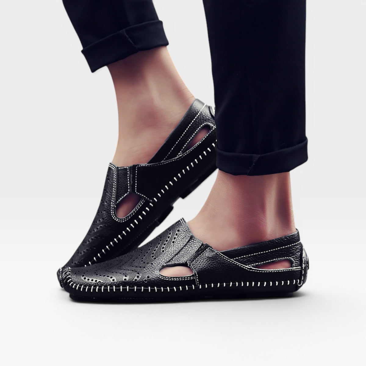 Mules en cuir Danoir Paris pour hommes, sandales d'été perforées, style italien, enfilage facile, couleur marine.