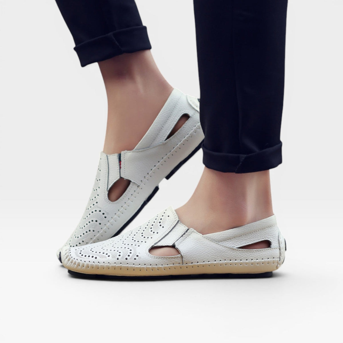 Sandales pour hommes Danoir Paris, mules en cuir perforé, style italien, décontractées, faciles à enfiler, couleur marine.